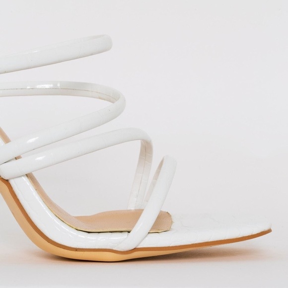 White block heels - Picture 8 of 8